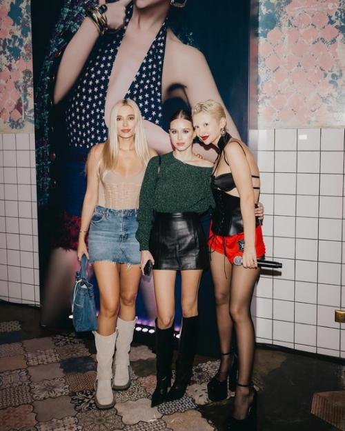 На том самом ДР Марго Овсянниковой, из-за которого она проигнорировала горе своего шефа Филиппа Киркорова, пели Бьянка, Егор крид и другие звезды. 04