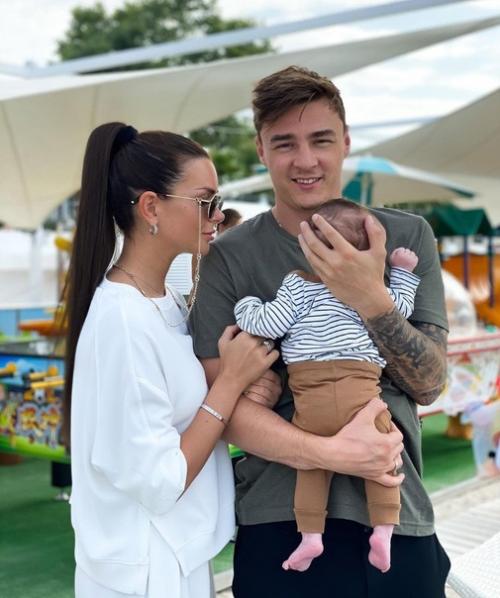 Катя Жужа третьего ребенка ждет. 03