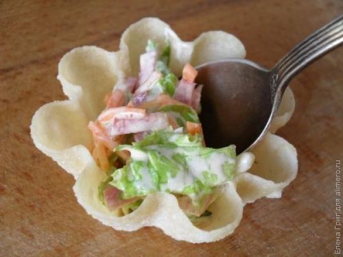 Тарталетки с корейской морковью и салями. 07