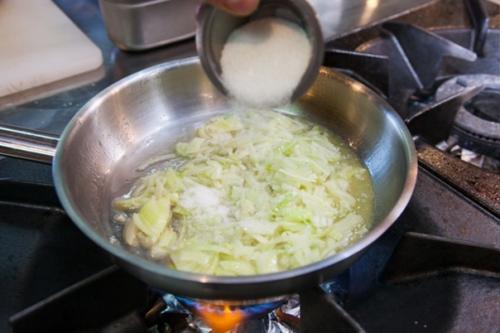 Омлет с луковой карамелью. 02 Омлет с луковой карамелью. 02