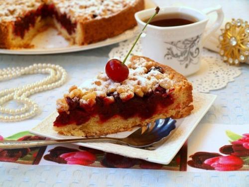 Рецепт песочного пирога с вишней. Рецепт песочного пирога с вишней.