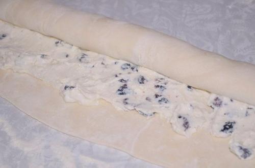 Слоенки с творожной начинкой и изюмом. 03 Слоенки с творожной начинкой и изюмом. 03