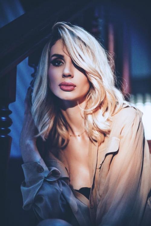 Лободе и монатику запретили въезд в Россию, а вот семейство Меладзе этой участи избежало. 03