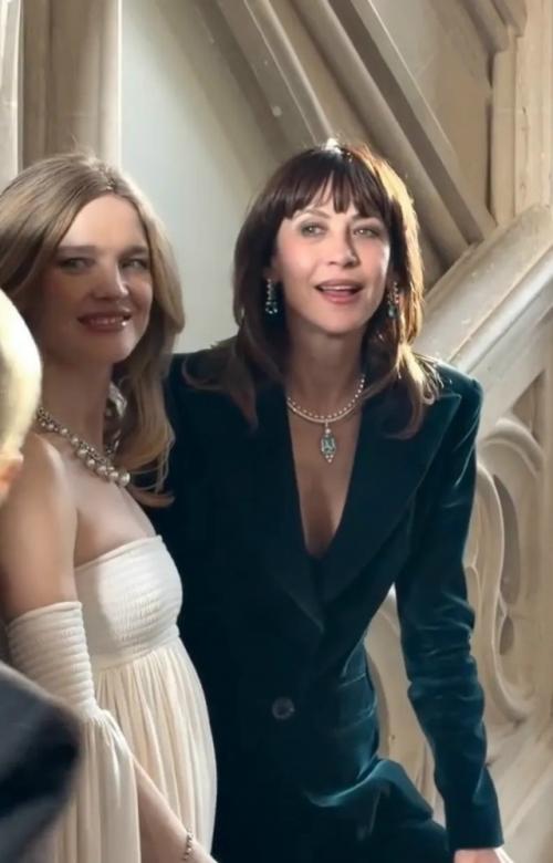 Во Франции, в аббатстве во - де - серне, прошёл закрытый Гала - вечер ювелирного дома Chaumet, посвящённый новой коллекции. 01