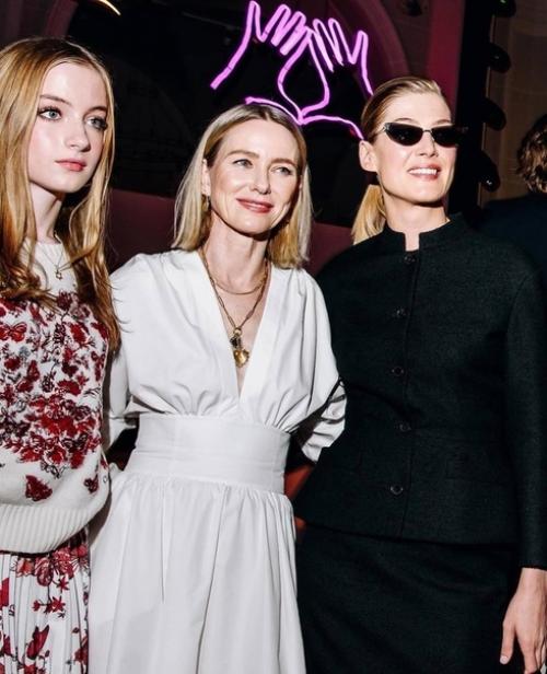 Наоми уоттс вышла в свет с 15-летним сыном. 02