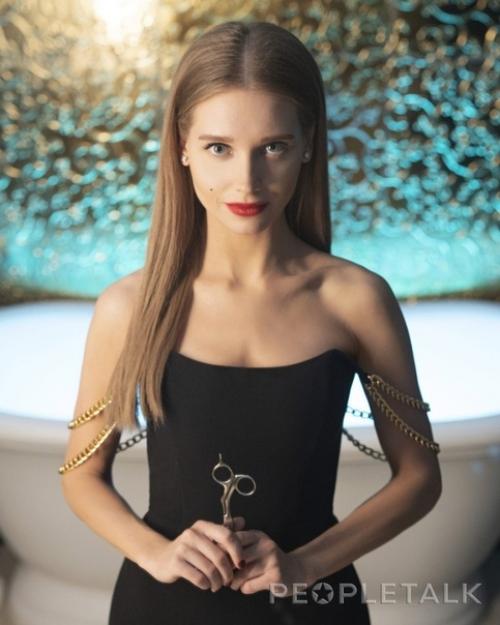 Кристина асмус волосы прямо в кадре фотосессии для Peopletalk отстригал. 01