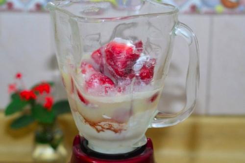 Клубничное мороженое. Ингредиенты: 01 Клубничное мороженое. Ингредиенты: 01