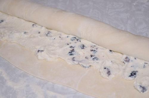 Слоёные булочки с творожной начинкой и изюмом. 03 Слоёные булочки с творожной начинкой и изюмом. 03