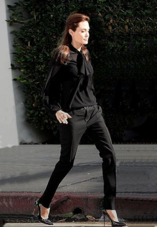 Анджелина джоли в последнее время очень сильно похудела! 04