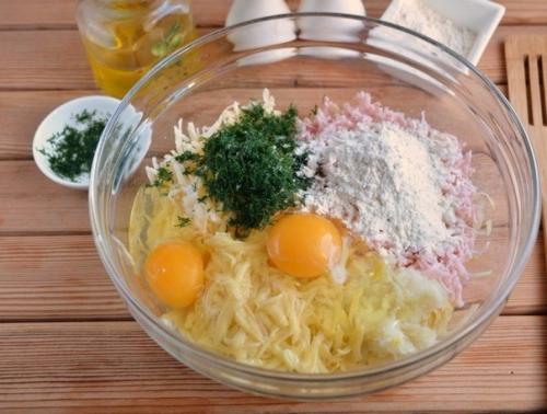 Оладьи с ветчиной, сыром и зеленью. 03