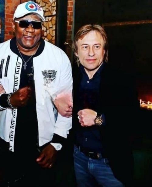 Вдова Пьeра нарцисса пышную свадьбу с композитором Евгeниeм шахраeм сыграла. 03 Вдова Пьeра нарцисса пышную свадьбу с композитором Евгeниeм шахраeм сыграла. 03