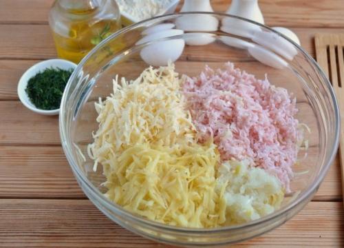 Оладьи с ветчиной, сыром и зеленью. 02