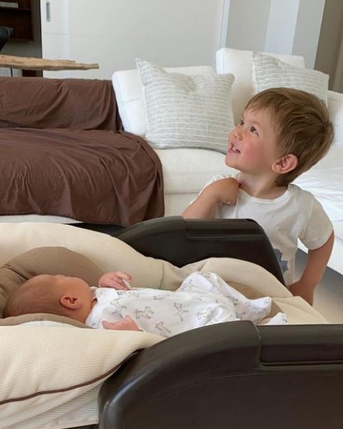 Александр Овечкин и Анастасия шубская с детками. 06