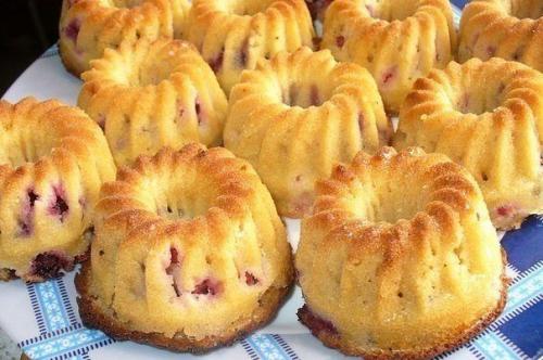 Маффины на кефире со смородиной Чудо - Ягода. Маффины на кефире со смородиной Чудо - Ягода.