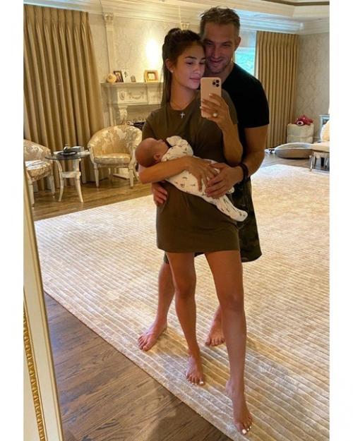 Александр Овечкин и Анастасия шубская с детками. 01