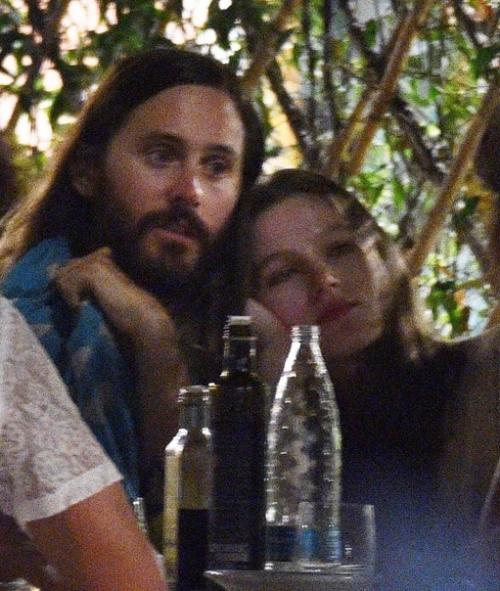 Джареда лето застукали в Италии на романтическом свидании с молодой российской моделью. 01