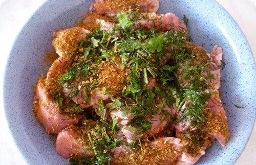 Запеченная свинина в маринаде из меда и лимонного сока с зеленью. 02 Запеченная свинина в маринаде из меда и лимонного сока с зеленью. 02