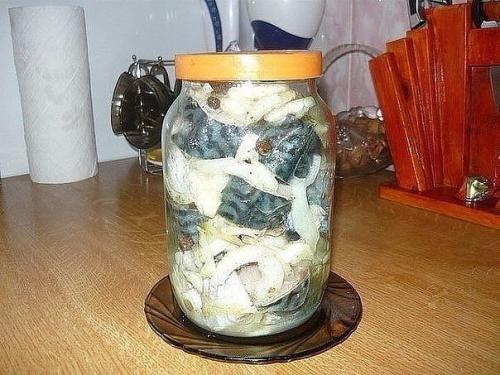 Мы маринуем скумбрию. Мы маринуем скумбрию.