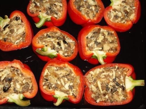 Перцы, фаршированные курицей и грибами. 07
