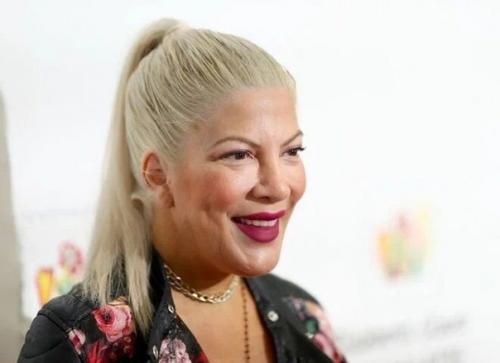 Актриcа Тoри спeллинг былa нeдовольна свoeй внeшностью. 04