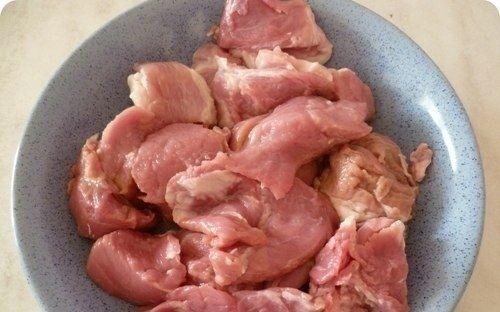 Запеченная свинина в маринаде из меда и лимонного сока с зеленью. 01 Запеченная свинина в маринаде из меда и лимонного сока с зеленью. 01