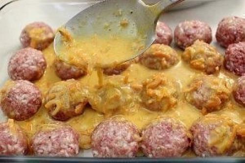 Тефтели с рисом и сливочной подливкой в духовке. 01 Тефтели с рисом и сливочной подливкой в духовке. 01