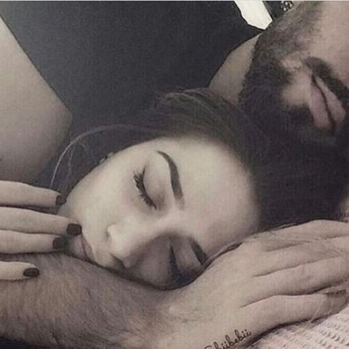 И какими бы сложными ни были отношения, а характеры разными, я знаю одно: когда человек не нужен, ищут сто и одну причину, чтобы уйти.