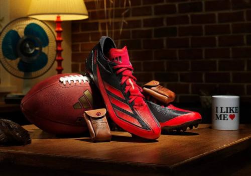 Adidas быстро нашел замену Белле хадид и заколлабился с персонажами Marvel! 01