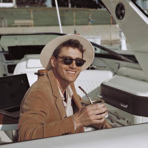 Почему люди негативные комментарии в сети оставляют? 02