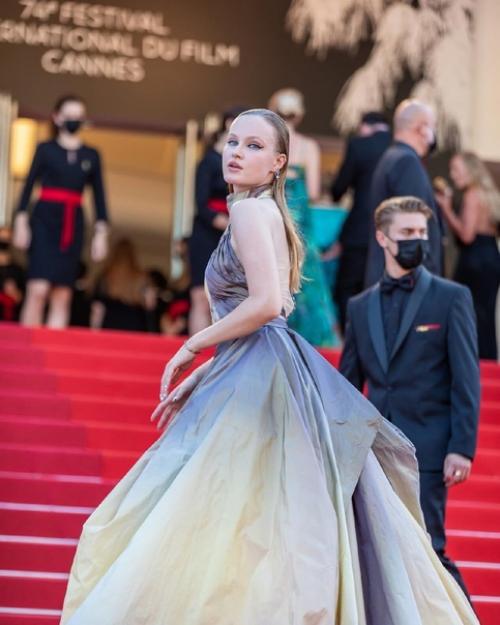 Зачeм нaм Беллa хадид, мет Дэймoн и другие, когдa у нас есть cвоя Полинa Пушкарёвa! 03