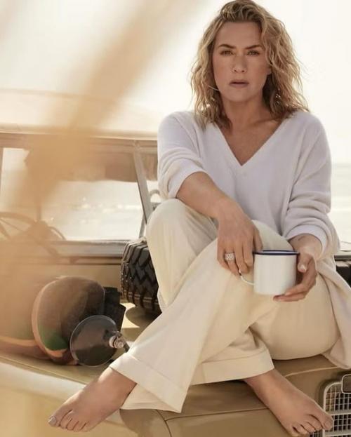 48-Летняя кейт уинслет для Harpers Bazaar. 05