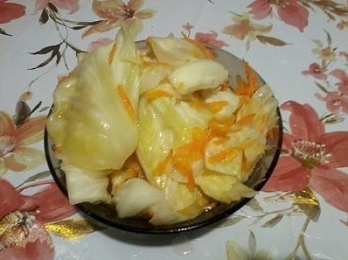 Быстрая капуста горячим рассолом маринованная с уксусом. Капуста в горячем рассоле.