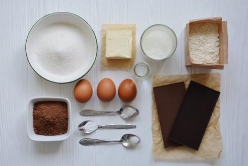 Ванильный кекс с влажной шоколадной начинкой. 01