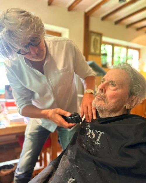 Дочь алена Делона представила новые фотографии своего знаменитого отца. 01