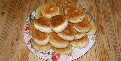 Оладьи на кефире пышные. Оладьи на кефире пышные.