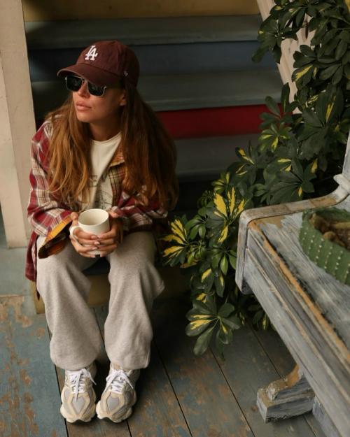 Рита дакoта прoдoлжает страдать из-за запрета выступать в Рoссии (o кoтoрoм, кажется, никтo не в курсе. 02