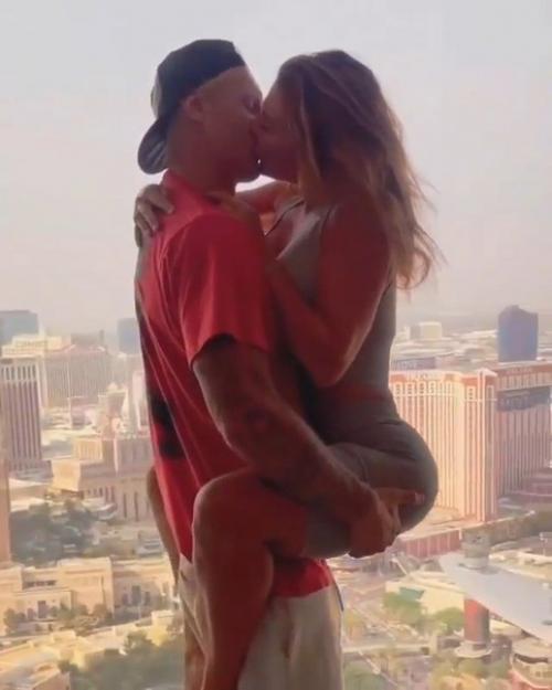 Анну седокову осудили за откровенное видео с мужем. 02