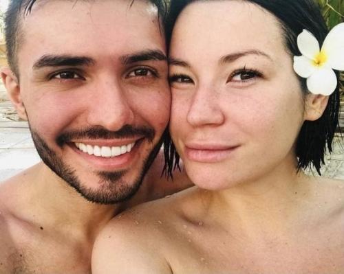 Пары, которые расстались в 2021 году: 01