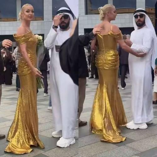 Вчера на красной дорожки кинофестиваля Антарес шейх Аркади попытался похитить Анастасию Волочкову и увести в эмираты на частном самолёте. 02