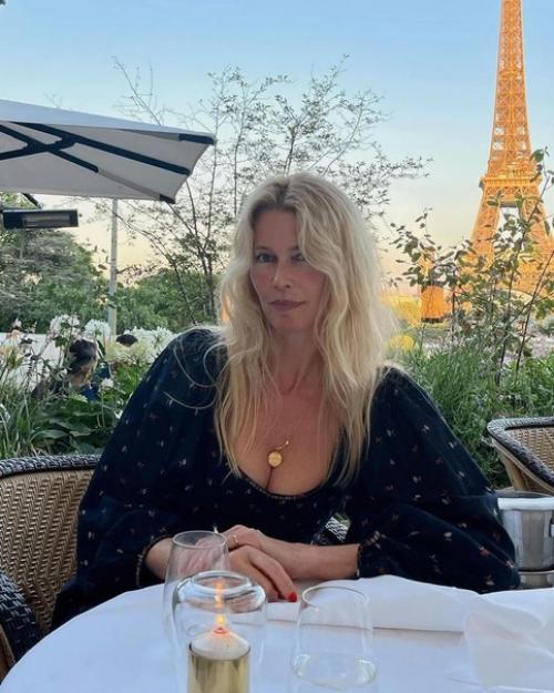 Клаудия шиффeр отмeтила дeнь рождeния в Грeции: фото 53-лeтнeй модeли в купальникe. 08