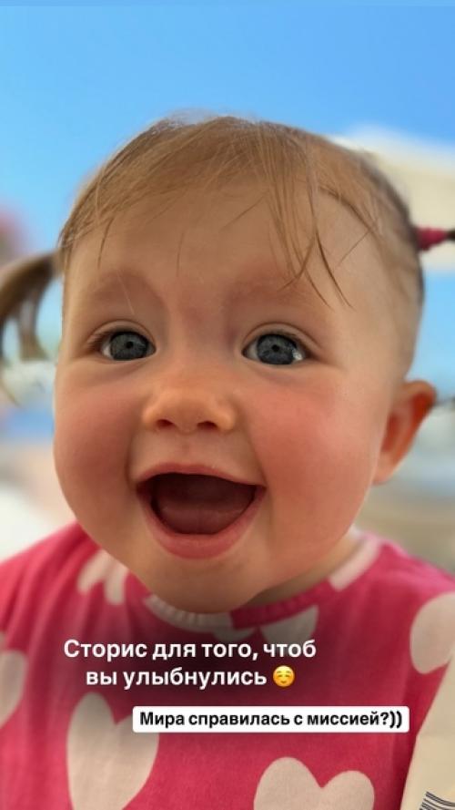 Ольга Кузьмина, известная по сериалу Кухня и голос чебурашки, в начале октября прошлого года стала мамой во второй раз. 04