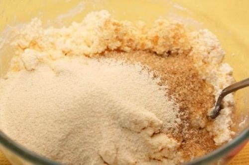 Сырники с манкой и изюмом. 03 Сырники с манкой и изюмом. 03