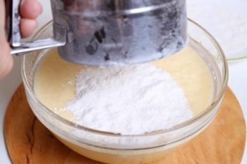 Простой пирог с вишней на кефире. 05 Простой пирог с вишней на кефире. 05