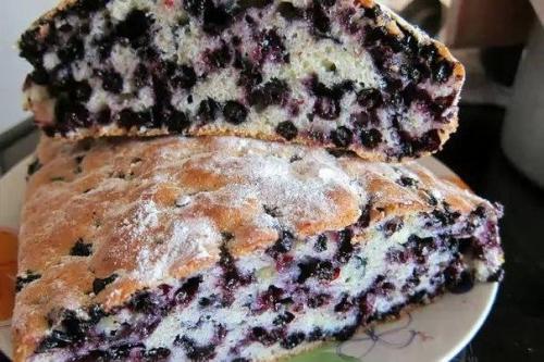 Пирог Замарашка с черникой.