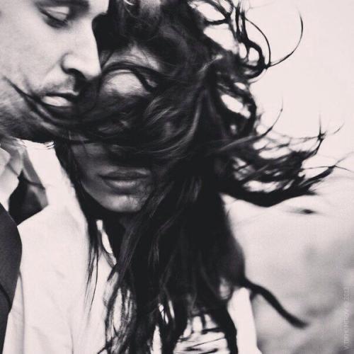 Жить вместе.  Просыпаться по выходным в двенадцать. 01