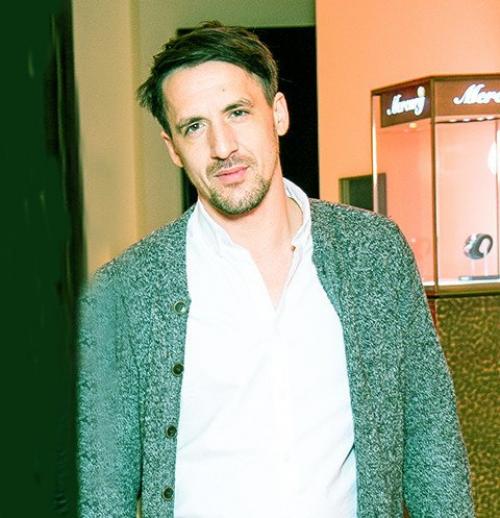 Артур смольянинов и Дарья Мельникова сейчас переживают не самые лучшие времена. 01