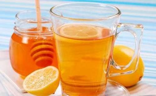 Медовая вода - это поистине целебное средство.

