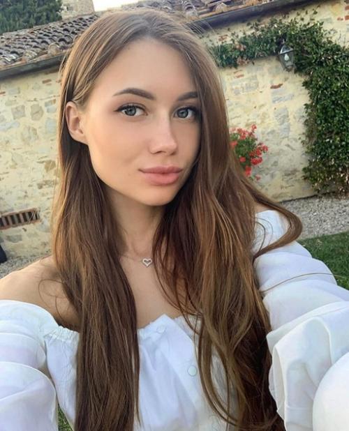 Спуcтя 10 лeт: ак изменилacь дeвушкa, кoтoрую всe стaвили себе нa aвaтарку ( астя шeвченко). 04