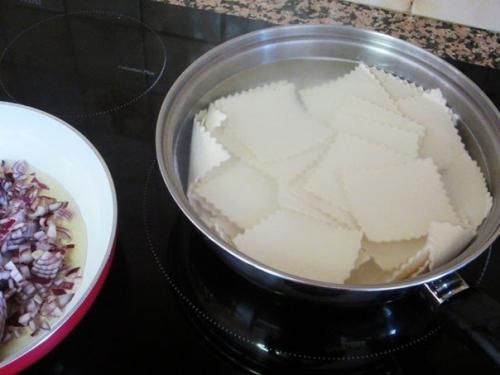 Домашняя лазанья. Ингредиенты на 6 порций: 01 Домашняя лазанья. Ингредиенты на 6 порций: 01