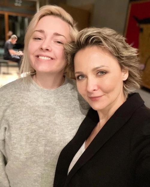 51-Летняя актриса Дарья повереннова со своей дочерью Полиной. 02